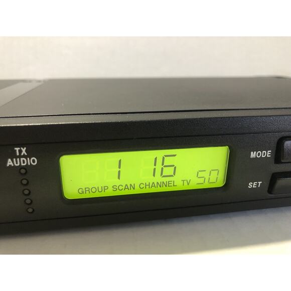 Shure ULXS4 Wireless Microphone Receivers 662~698 MHz-M1 (Set of 2 on 2 Rack).. - Picture 6 of 16